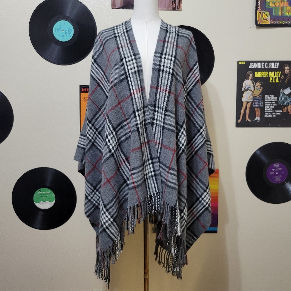 V. Fraas | Gray Plaid Fringe Wrap